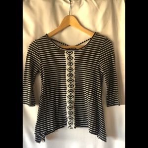 Black and white striped shirt 🖤🤍